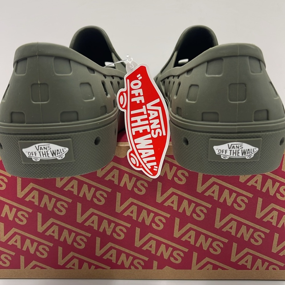 Vans WMNS Slip-On Trk
Grape Leaf
VN0A5HF850K
Sneakers - Picture 14 of 16